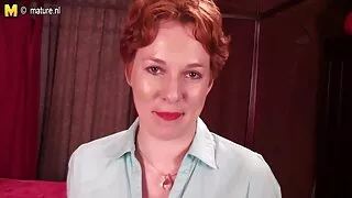 Le psychologue incline le couple à avoir des relations sexuelles dans un talk sho porno enceintes sho