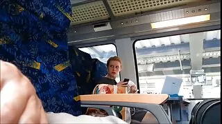 Les femmes tchèques se sexe avec sa belle mere lèchent, se masturbent et font pipi pendant le massage Nuru.