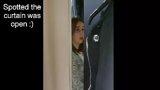 Aria lesbienne mature porno Lee participe à un tournage porno gonzo.