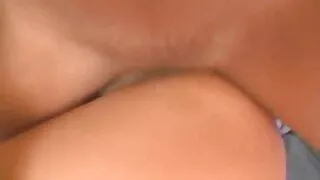 Apprenez aux jeunes grosse femme porno filles les subtilités du sexe.