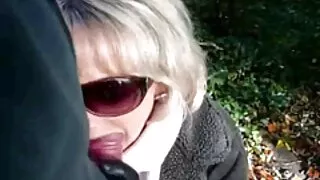 Il xxx maman a d'abord sucé la foule, puis baisé.