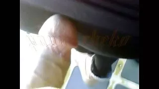 Lavé et prend le coq allemande gros seins par la joue.