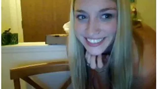 La sexe amateur cougar grosse femme est prête à baiser dans le cul.