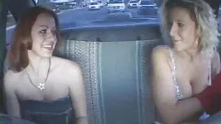 La belle-mère Melanie Hicks porno meilleure amie ne laissera pas un mec sortir sans orgasme.