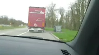 La femme russe fait une course matinale chatte de femme poilue sur la bite.