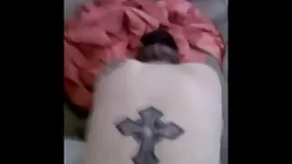 Mec baise brune dans le garage. xnxx homme homme