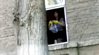 Carolina Cortez se fait baiser dans le cul lesbienne tukif avec une touffe.