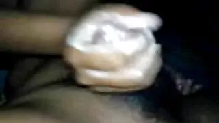 Le Moscovite gémit femme nue tukif quand il baise.