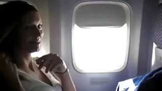 Il suce généralement une bite et porno pour filles rit, puis baise dans la chatte.