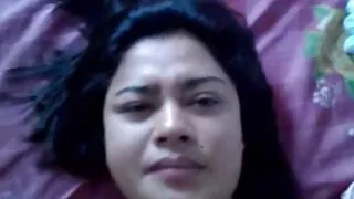 Un couple video sexe vieille amoureux est engagé dans des relations sexuelles.