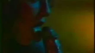 Le propriétaire a baisé le vidéo éjaculation féminine cul d'une femme de chambre d'une agence.