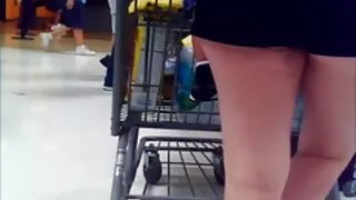 Lana Seymour baise un mec video lesbienne hd mignon qui est venu lui rendre visite.