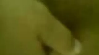 La fille séduit le vieilles baisees mec pour une baise passionnée.