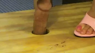 Baise en porno belle soeur levrette avec une écolière bronzée avec un tatouage.