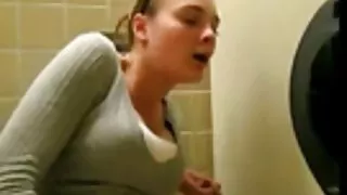 Sperme sur le tatouage Sunako Kirishiki. porno homme homme