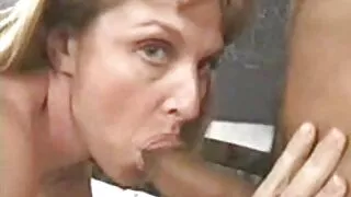 Lauren Cruz fait une fellation à un joueur femme arabe sexe de baseball.