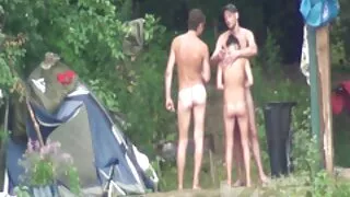 Brune xnxx belle fille baisée par un médecin.